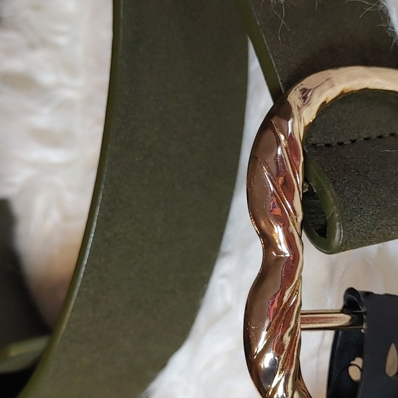 NWT Olive & Gold Faux Leather Belt - Picture 3 of 7